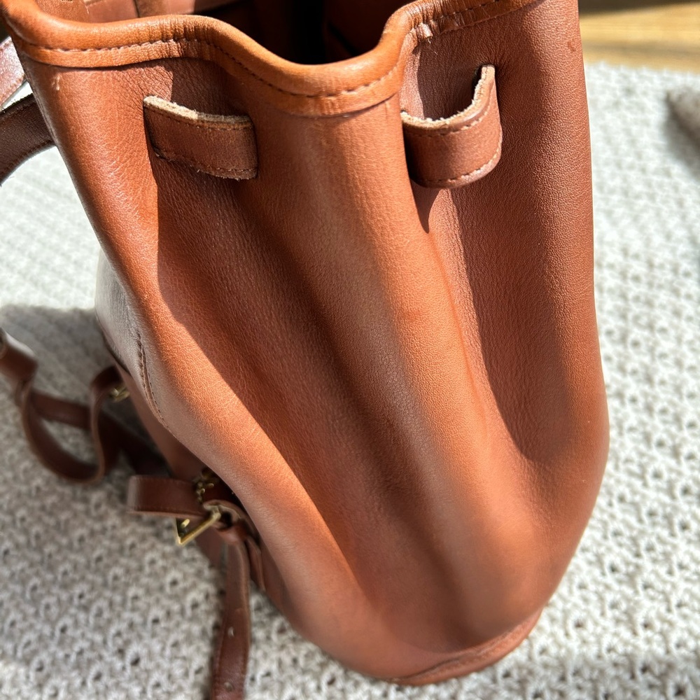 Authentic Vintage Coach Leather Drawstring Backpack in London Tan - Picture 6 of 13
